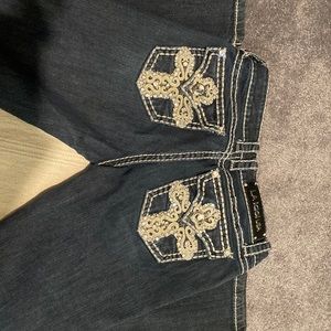 Super cute say seven LA idol jeans